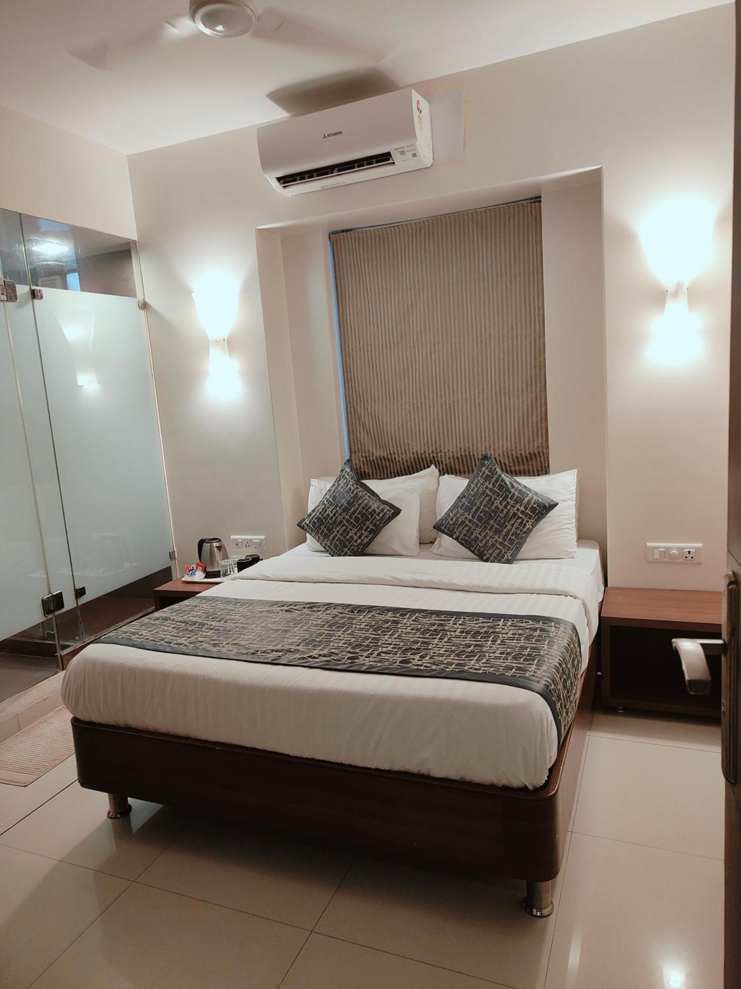 Apollo Guest House Mumbai Room photo